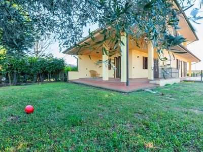 Villa bifamiliare in vendita a Gavorrano Grosseto Bagno Di Gavorrano