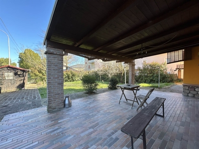 Villa bifamiliare in vendita a Gragnano Trebbiense Piacenza Casaliggio
