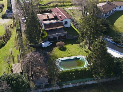 Villa con terrazzo a Varese