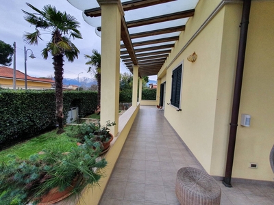 Villa For Sale In Pietrasanta, Marina Di Pietrasanta