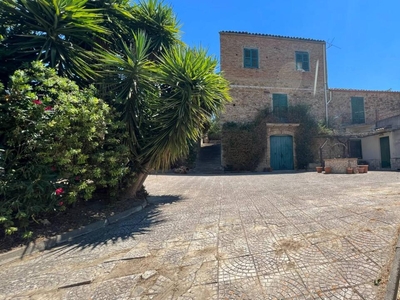 Villa in vendita a Caltanissetta