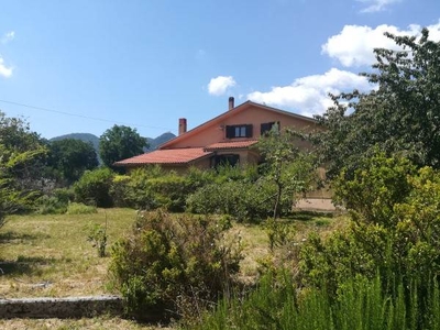 Villa in vendita a Montella Avellino