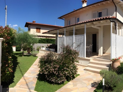 Villa in vendita a Pietrasanta