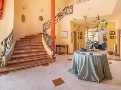 Villa In Vendita A San Miniato(pi) In Ottimo Composto Da 14vani