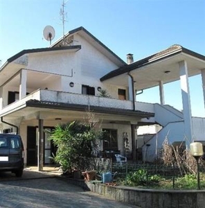 Villa in Vendita a Senago