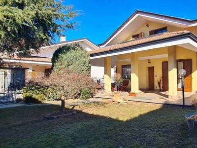 Villa in Vendita ad Cumiana - 387000 Euro
