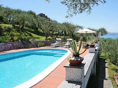 Villa With Pool In San Terenzo