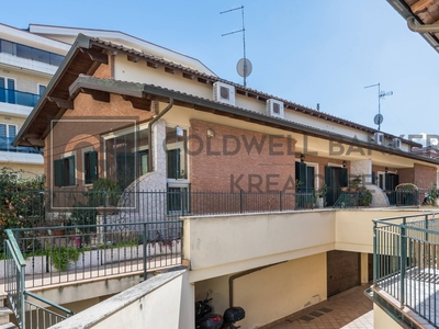 Villetta a schiera in vendita a Ciampino - Zona: Via di Morena