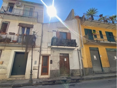 Appartamento in Via Garibaldi, 306, Barcellona Pozzo di Gotto (ME)