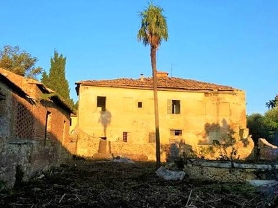 Rustico casale in vendita a Asciano Siena
