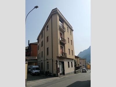 Appartamento in Vendita a Lecco, 178'000€, 180 m²
