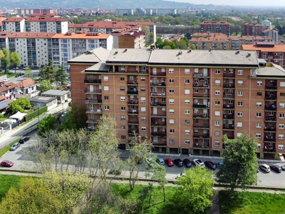 Appartamento in Vendita a Torino, zona Mirafiori sud, 210'000€, 140 m²