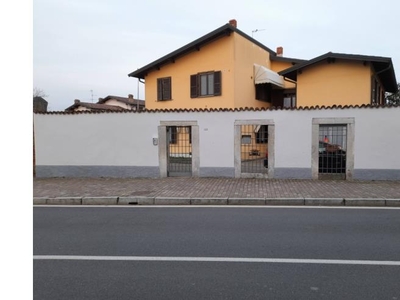 Bilocale in vendita a Montanaso Lombardo, Via Roma 33
