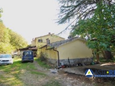 Bilocale in Vendita a Viterbo, 37'500€, 50 m²