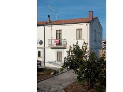 Casa indipendente in vendita a Vasto, Frazione Marina Di Vasto, Via Sant' Antonio I° 4