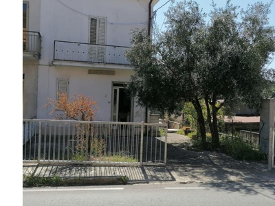 Casa indipendente in vendita a Ripa Teatina, Frazione Arenile, Via Iconicella 22
