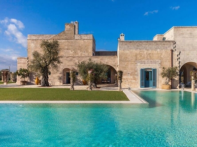Lussuosa villa con sole suite e beach club nel cuore della Puglia