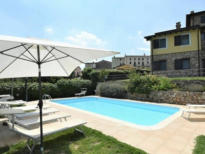 Magnifica villa indipendente con piscina, Wifi, Tv, terrazza, vista panoramica e parcheggio