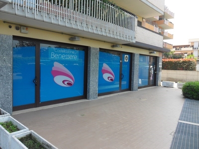 Negozio in Affitto a Pescara, zona via arapietra, 600€, 80 m²