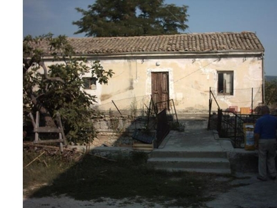 Rustico/Casale in vendita a Guardiagrele, Frazione Villa San Vincenzo, Via Sciusciardo 24