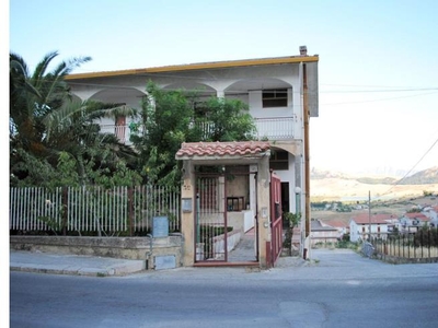 Villa in vendita a Piana degli Albanesi