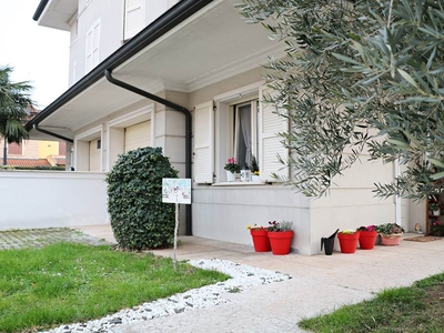 Villa a schiera in vendita a Medolla Modena