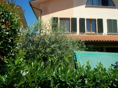 Villa bifamiliare in vendita a Monte San Savino