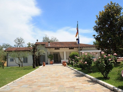 Villa con giardino, Forte dei Marmi vaiana