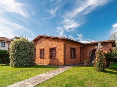 Villa in affitto a Forte Dei Marmi Lucca Centro