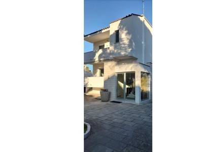 Villa in vendita a Bari, Zona Carrassi