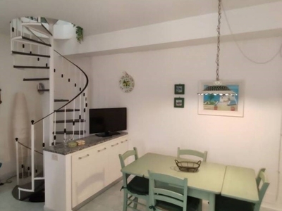 Appartamento in affitto a Lacco Ameno via Camillo Biondi, 7