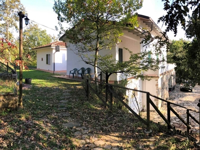 Villa in vendita a Pistoia Pontelungo