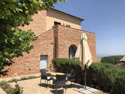 Appartamento a Torrita Di Siena con terrazza, barbecue e piscina
