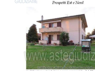 Appartamento con terrazzi a San Giuliano Terme