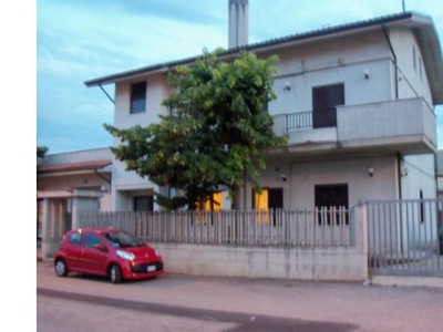 Appartamento in affitto a Pescara, Frazione San Silvestro Spiaggia, Via Pasquale Celommi 19