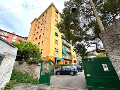 Appartamento in Vendita in Via Brigata Salerno 11 a Genova