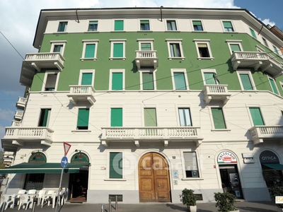 Appartamento in Vendita in Via degli Imbriani 26 a Milano