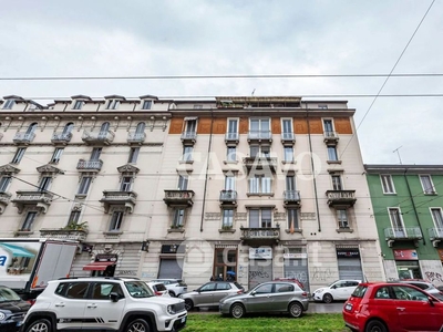 Appartamento in Vendita in Via degli Imbriani 3 a Milano