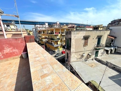 Appartamento in Vendita in Via Domenico Forges Davanzati a Napoli