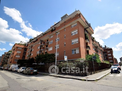 Appartamento in Vendita in Via Ilarione Petitti 2 a Torino