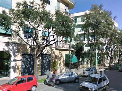 Appartamento in Vendita in Via Renzo Righetti a Genova
