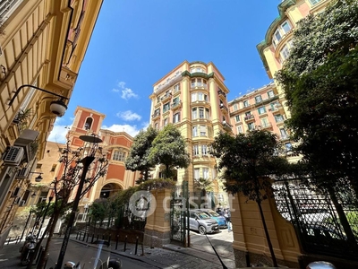 Appartamento in Vendita in Via Santa Caterina da Siena 39 a Napoli