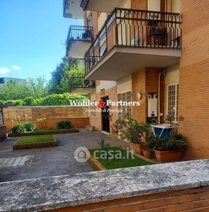 Appartamento in Vendita in Via Vezzano Ligure 29 a Roma