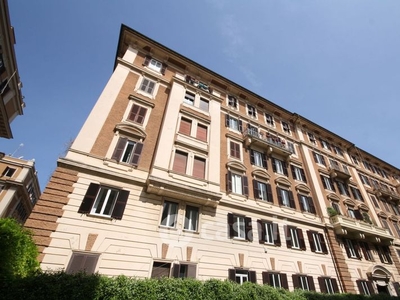 Appartamento in vendita Via Basento , Roma