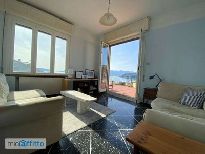 Attico arredato con terrazzo Lerici paese