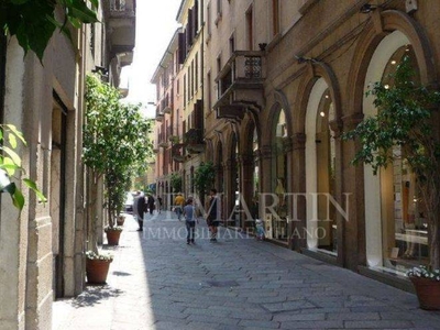 Attico con terrazzo, Milano centro storico