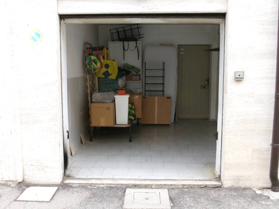 Box/Garage 12mq in affitto, Ferrara entro mura