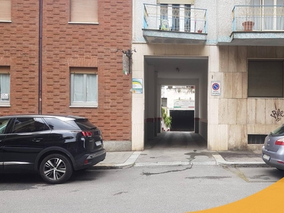 Box/Garage 12mq in affitto, Torino vanchiglietta