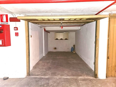 Box / Garage in vendita a Pietra Ligure