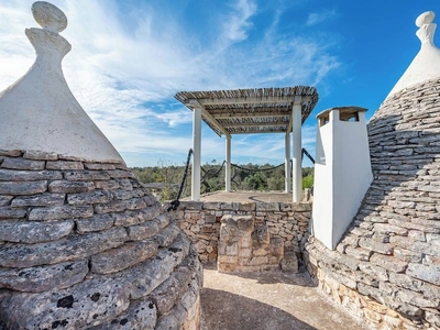 Casa a Ceglie Messapica con barbecue, terrazza e piscina